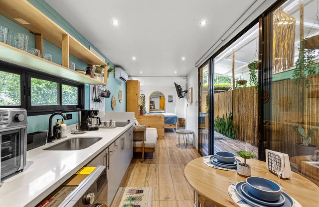 Casa Mar - Modern Container Stay with Private Hot Tub + Near Tamarindo Beach