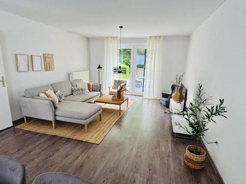 "Casa Nova - Garden Retreat Herford" ruhiges Townhouse mit Garten & Stil nahe Messe Bad Salzuflen