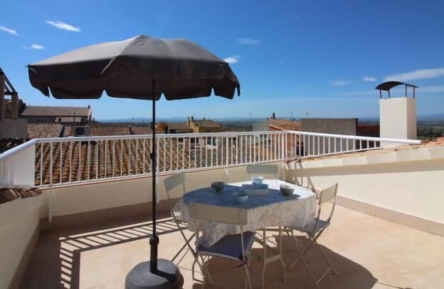 CASA PADRÓ - Very nice house in the village of Palau-Saverdera.