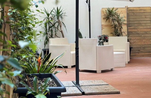 Casa & Putia, located in Palermo's Rambla, 200m from the Politeama Theater