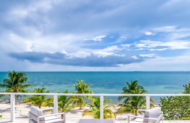 Casa Ranguana - Stunning Modern Private Luxury Beachfront Home