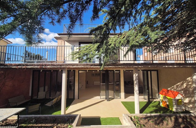 Casa Rural Las Bengoas in Rioja by vineyards – 9 rooms Sleeps 30 with Bar & BBQ