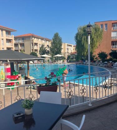 Casa sunny studio apartment