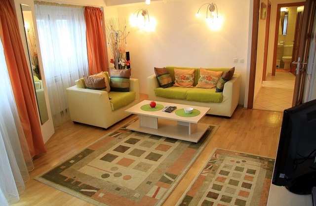 Casata 4 - 2 bedroom apartment in Romana Square