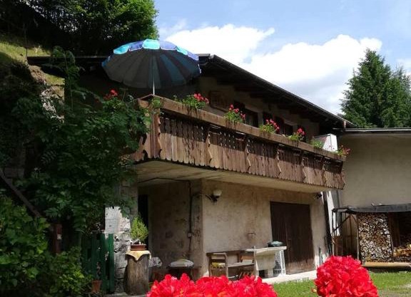 CASETTA INDIPENDENTE NEL VERDE PER 2/3 PERSONE