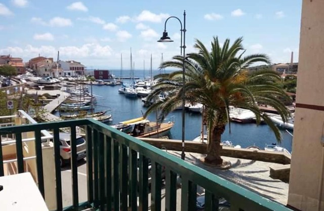 casetta sul porticciolo