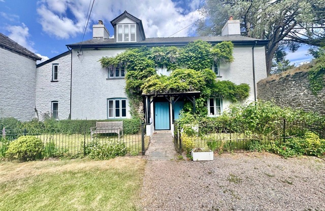 Castell Madoc Cottages