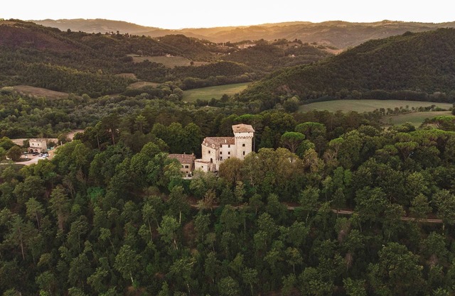 Castello Gubbio - Fifteen Bedroom Castle, Sleeps 30