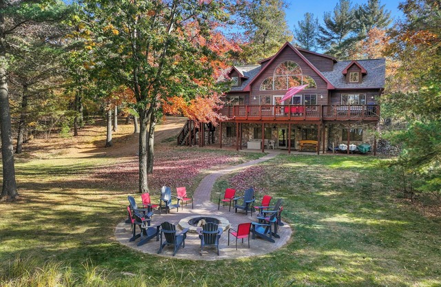 Castle Rock Lake,30 miles to Dells,Fireplace,Games