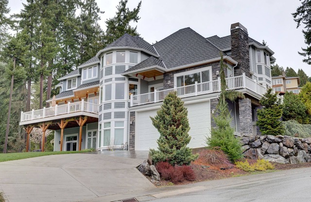 Castle with the Lake Sammamish View