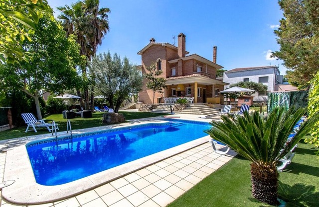 Catalunya Casas Stunning Villa with private pool 33 km to Barcelona