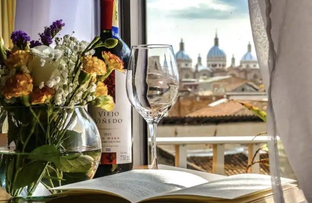 [Cathedral view terrace] Netflix + Parking