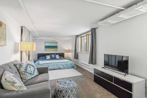 Cave Den Studio in S Minneapolis!