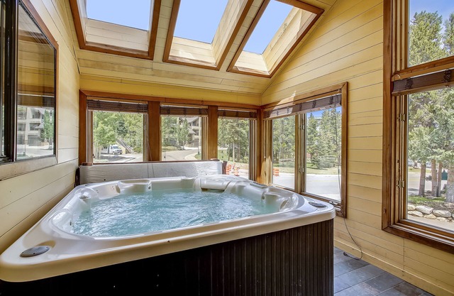 Cedars 53 - Wonderful Ski in Ski out Townhome on Peak 9 with private Hot Tub!