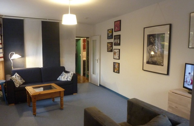 Center Volksdorf, only 350 to the train, very good location, quiet