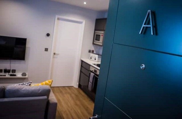 Central Abergavenny 1-bed Renovated Apartment