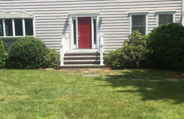 Central Air & Piped-in Music Luxury Beach House ! Bonnet Shores, Narragansett