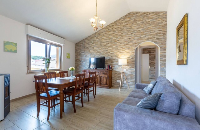 Central Apartment with Balcony, Wi-Fi and Air Conditioning