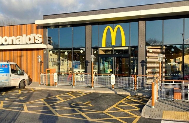 Central Apt #4 Free Parking + Fast Wifi + SmartTV