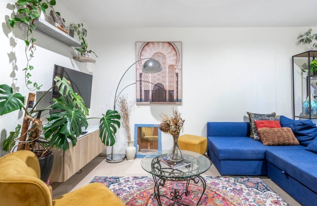 Central Braddon Retreat near Cafes and Culture