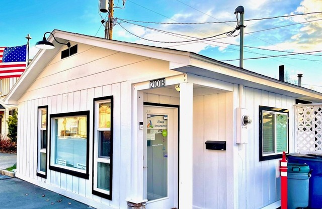 Central Cottage -close to everything!