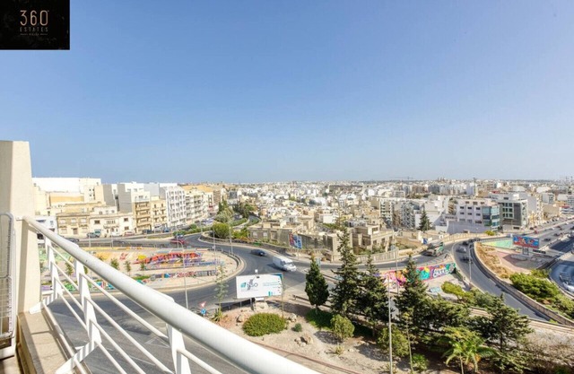 Central duplex penthouse with WIFI/AC & terrace