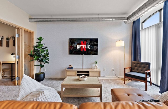 Central, Free Parking, Gym, Fast Wifi | Avry Apt
