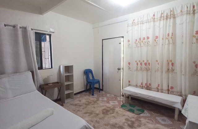 Central locationStrong wifi +Spacious Ac room + 5 minutes walk to the beach