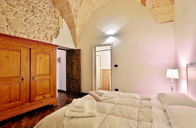 Central, Traditional Suite with kitchen and terrace