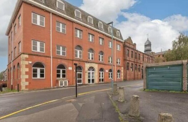 Central Wakefield Apartment