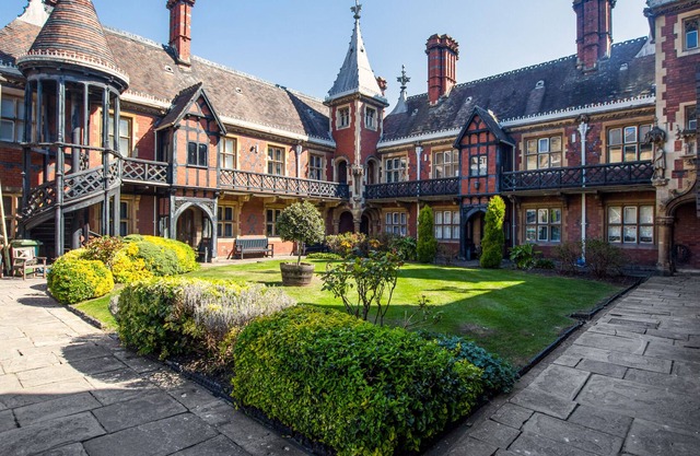 Centrally-located flat in stunning period building