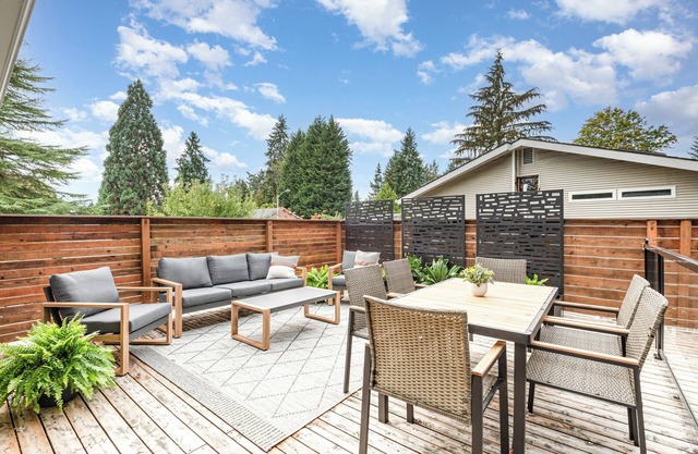 Centrally Located w/Rooftop Deck- Near Wine Country-Trails-Greenbelt Yard-405Fwy