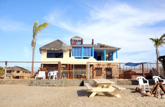 Cerritos Beach Palace Casa Roca