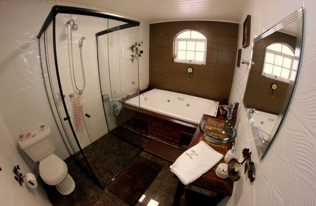 ('CHALÉ DA COLINA') TYPICAL ENGLISH VICTORIAN CHALET FOR UP TO 7 PEOPLE (WITH HYDRO)