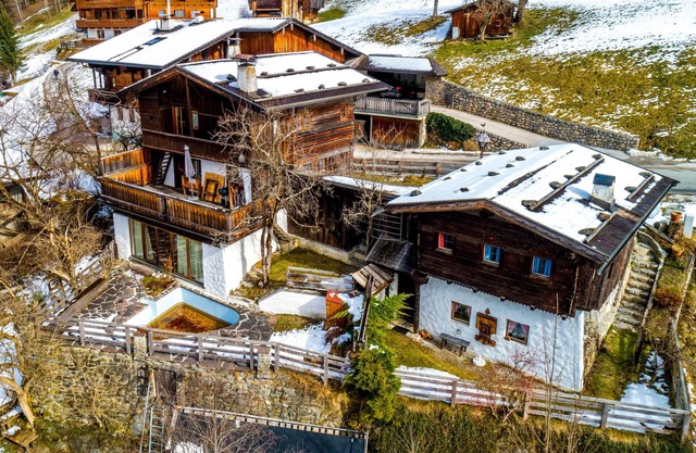 Chalet by the river, only 1 km from the ski lift