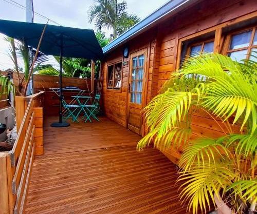 Chalet charmant à L'Étang-Salé avec terrasse