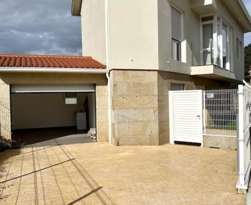 Chalet de obra nueva, completamente equipado