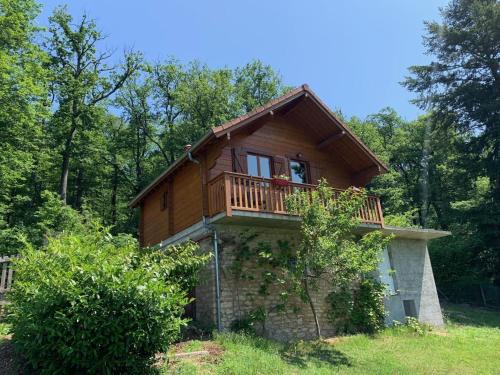 Chalet Douillet en Forêt avec Climatisation et Animaux Bienvenus - FR-1-489-445