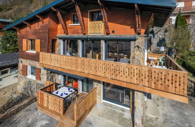 Chalet Hygge Saint-Lary center: Comforsy/6 rooms/Spa/Breathtaking view/Parking