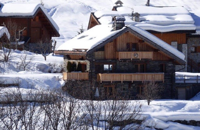 Chalet in the heart of the hamlet authentic, quiet and charming Raffort.