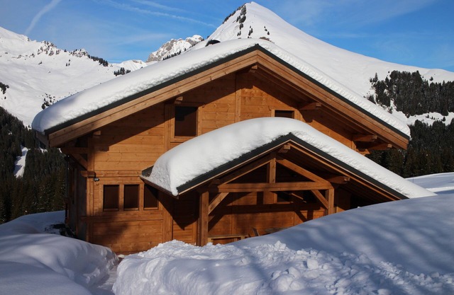 Chalet sleeps 8 Unobstructed view of the mountains Ski slopes Terrace