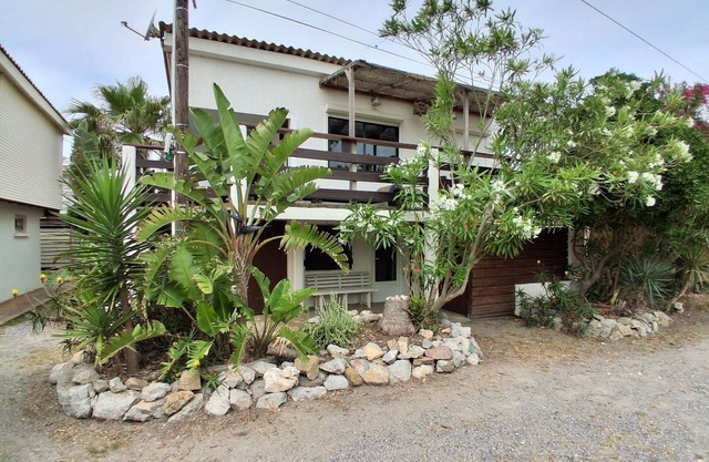 Chalet sur pilotis entre Méditerranée et étangs, Gruissan, for 6 people, WIFI
