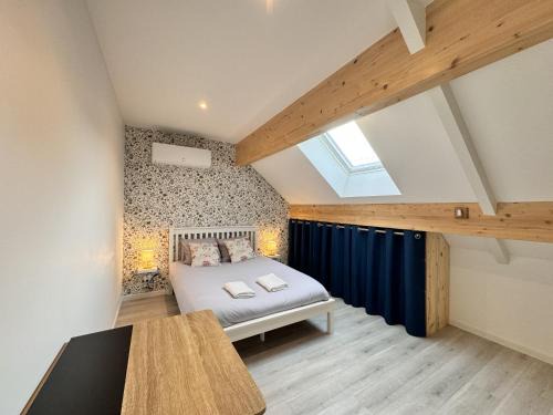 Chambres privées avec salle d'eau, clim, TV - Proche circuit - Campagne - 2p