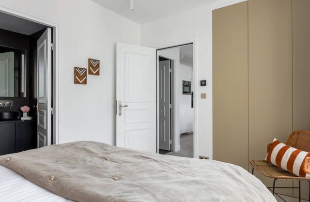 Champs-Élysées one bedroom apartment