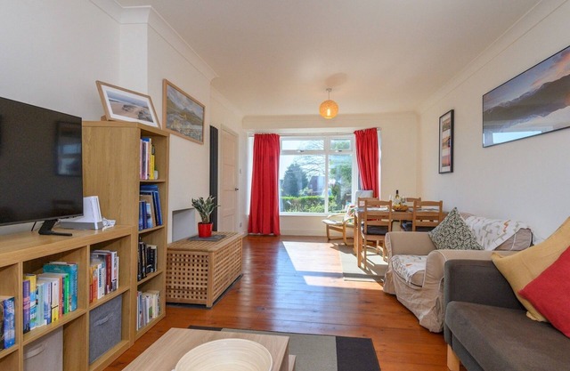 Chapel Allerton Family Bliss - Near Roundhay Park | Pass the Keys