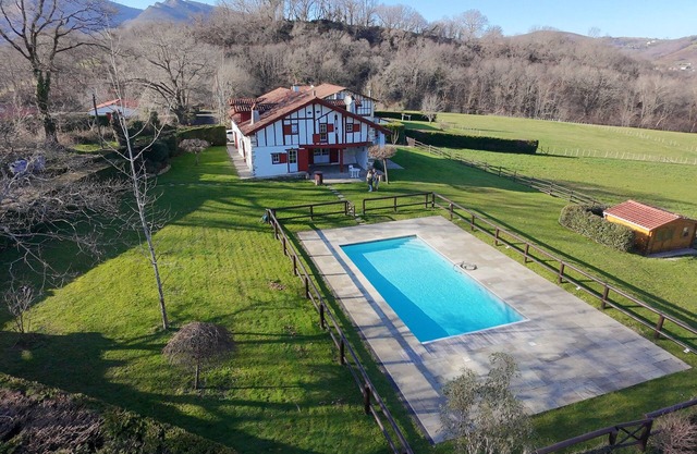 Character house in a quiet location with magnificent 360° views