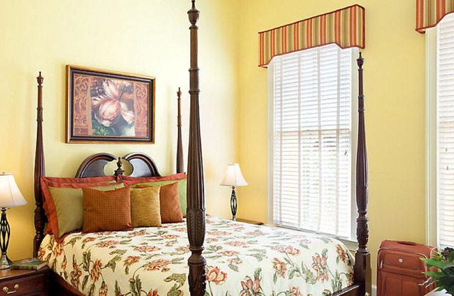 Charleston SC Historic District - Lodge Alley Inn