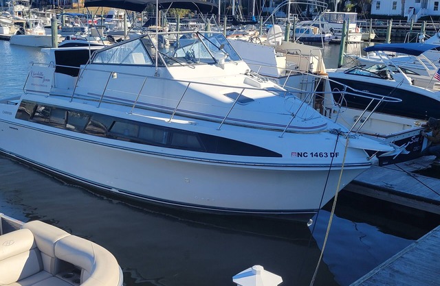 Charlotte Jean - 33ft Cozy Carver Mariner- Unique Stay on the Water