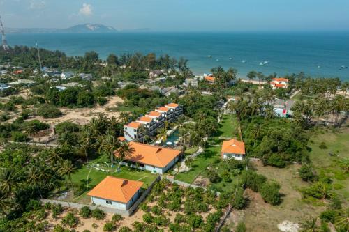 Charm Hon Rom Villas Resort