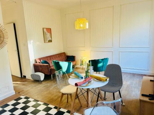 Charmant rez-de-jardin lumineux en plein centre ville de Grenoble